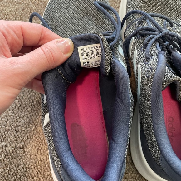Adidas Woman Shoe Size 9 - Picture 5 of 5